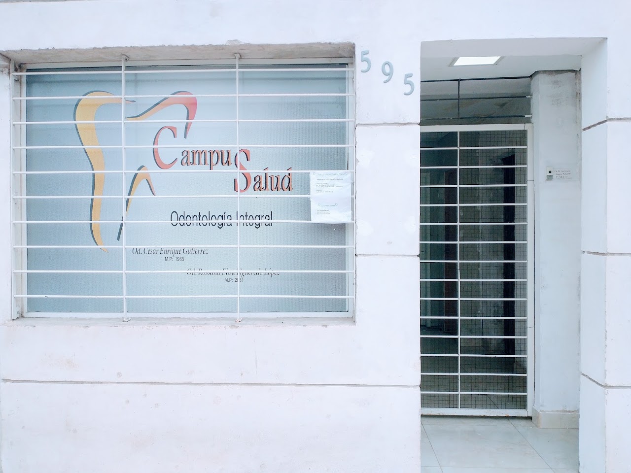 Fachada exterior de Odontología Campus en Eduardo Madero Corrientes